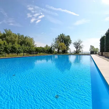 Lake Resort Beach Apartment Διαμέρισμα *