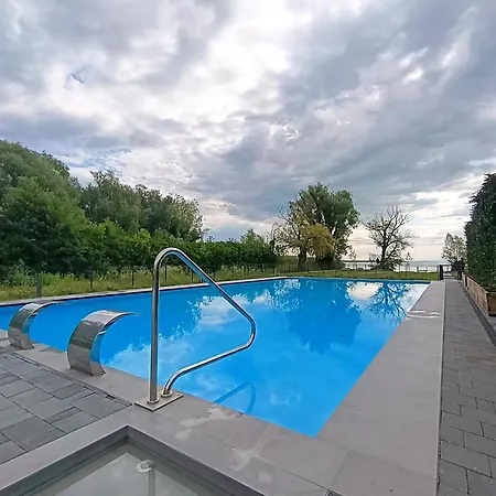 Lake Resort Beach Apartment Διαμέρισμα Keszthely